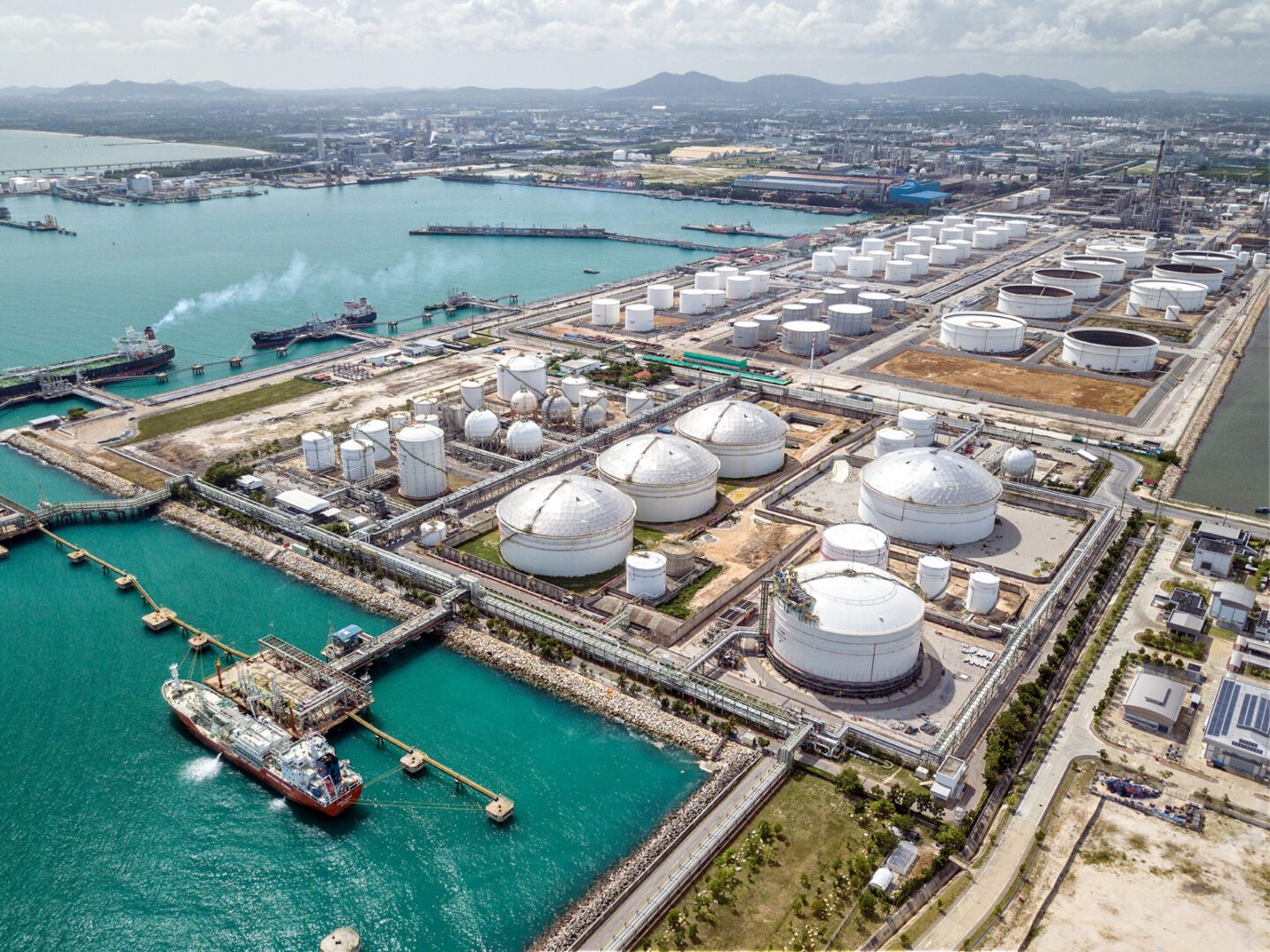 Petrochemical subfoto 1